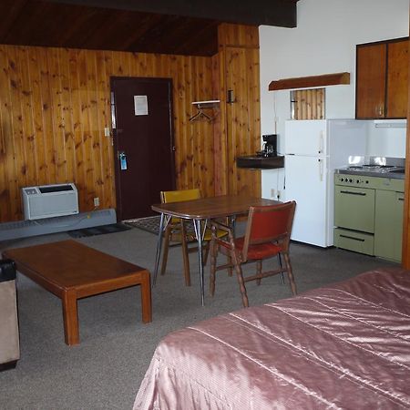 Pembina River Inn Entwistle Экстерьер фото