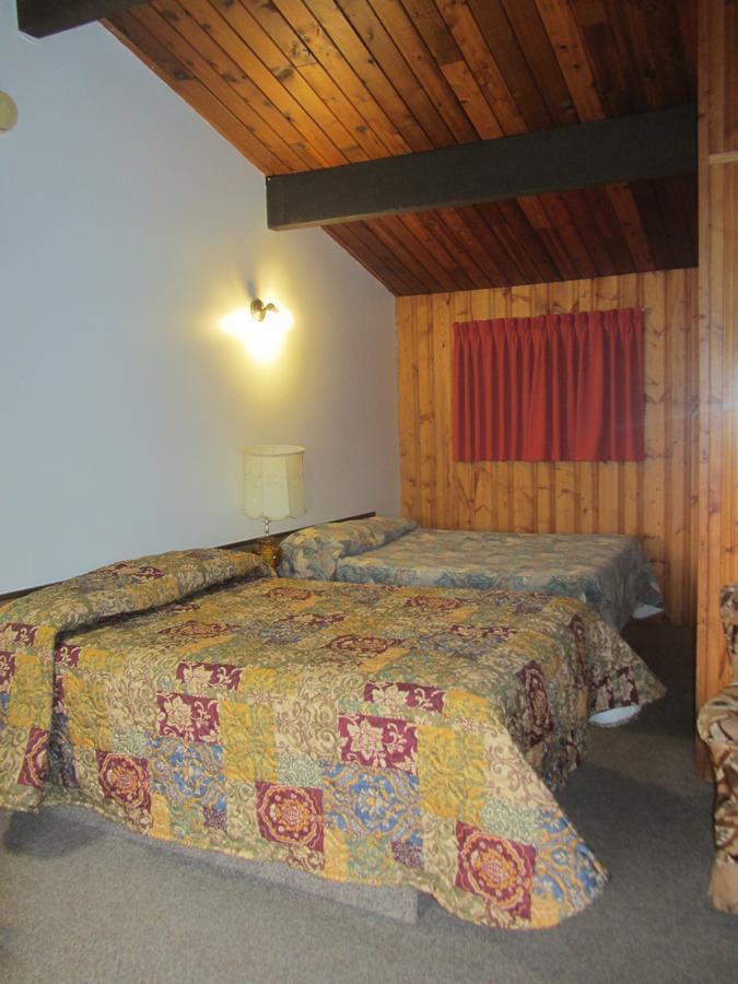 Pembina River Inn Entwistle Экстерьер фото